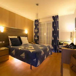 https://breizh-hotel.inbrittany.com
